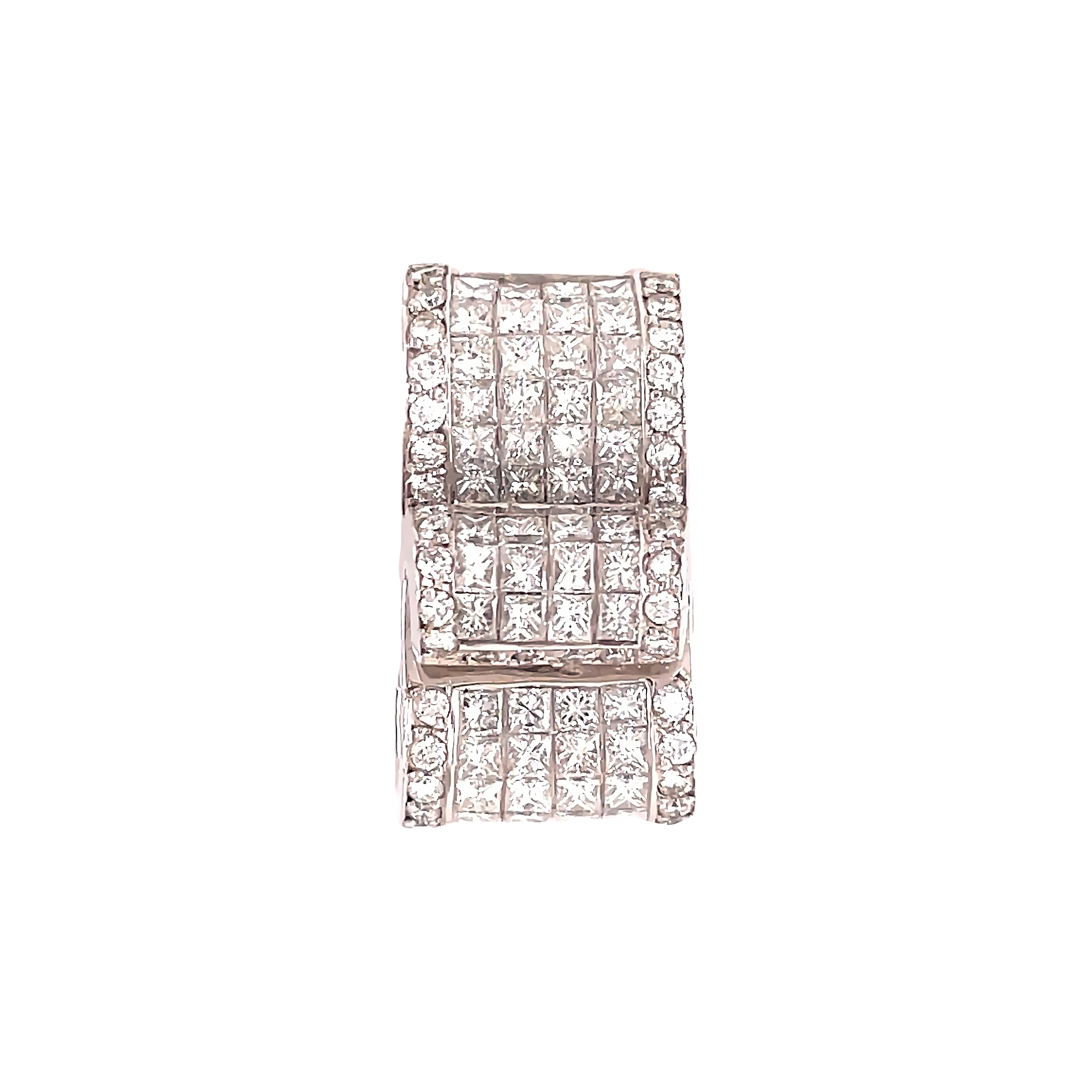 0.40 cts white round diamonds  Great condition   Gallery finish  18K white gold   25.00 x 13.00 mm 