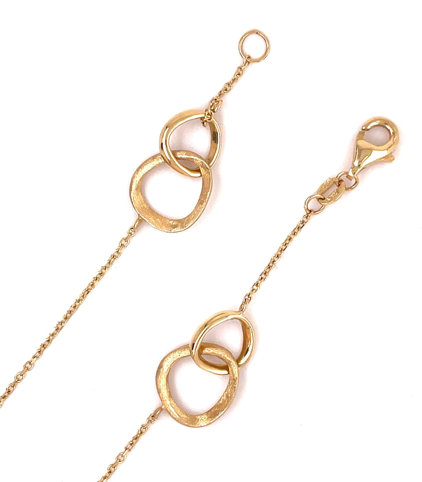 14k Italian Gold Circle Bracelet Top view clasp unfastedned